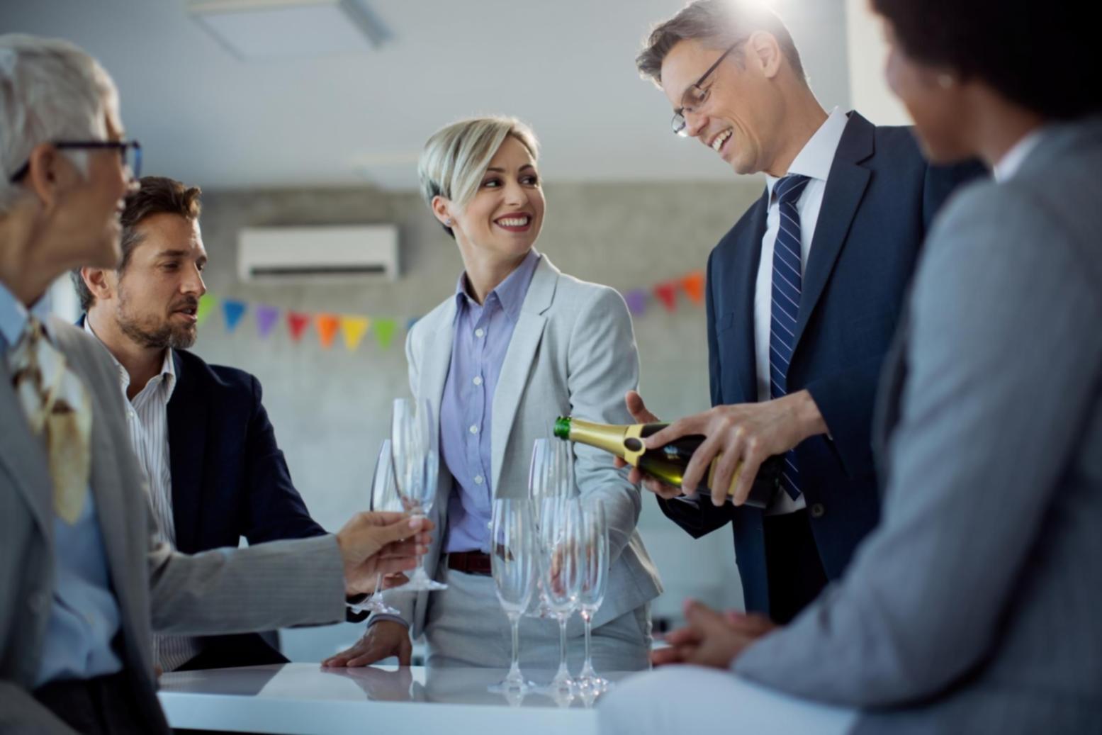 Sesión de análisis financiero con datos empresariales